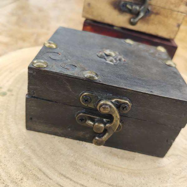 Scatolina in Legno Marrone Scuro – Scrigno Elegante per Bomboniere, Gioielli e Porta Fedi